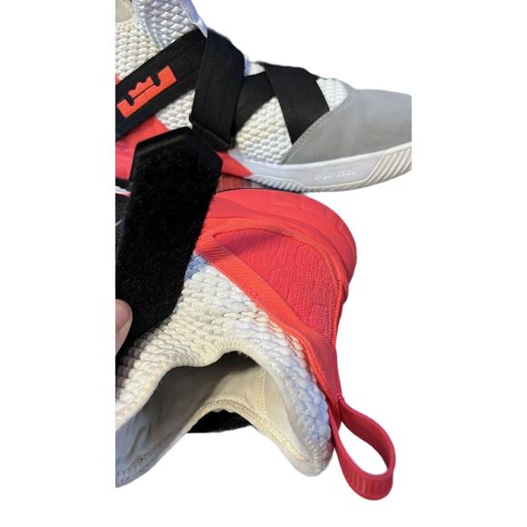 Size 11 - Nike LeBron Soldier 12 Flash Crimson 2018 - Picture 9 of 9